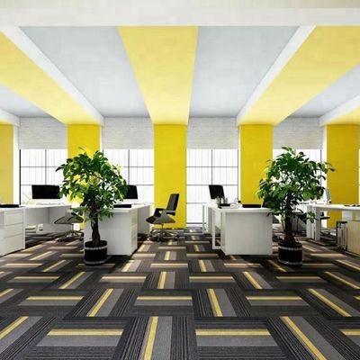 Carreaux de tapis en nylon 50x50 pour bureaux Hauteur de la pile 4,0 / -0,5 mm Efficacité de la salle commerciale