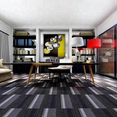 Carreaux de tapis en nylon 50x50 pour bureaux Hauteur de la pile 4,0 / -0,5 mm Efficacité de la salle commerciale