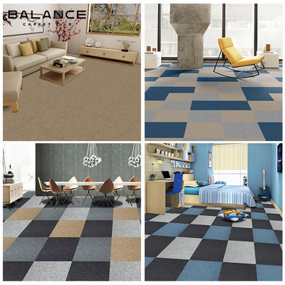 Carreaux de tapis modulaires de 50x50 PP en couleur personnalisée pour bureau commercial