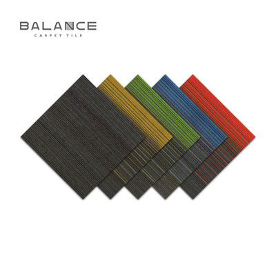 50x50 Carpet modulaire de bureau Carreaux en boucle en pile PP Carpetes carrées en nylon/bitume
