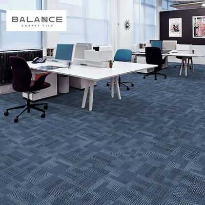 Pile moyenne en PET FRIENDLY Office Oem Commercial 50x50 carreaux de tapis pour les planchers modulaires