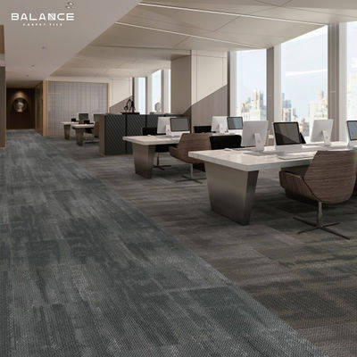 Carreaux de moquette durables pour les bureaux commerciaux 18 x 36 en PVC avec support en pile moyenne