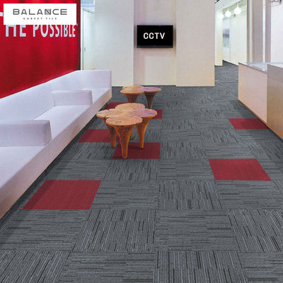 Carreaux de moquette en PVC gris rayé 50x50 Construction carrée