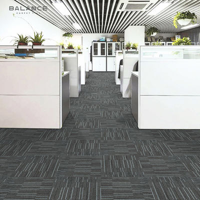 Carreaux de moquette en PVC gris rayé 50x50 Construction carrée