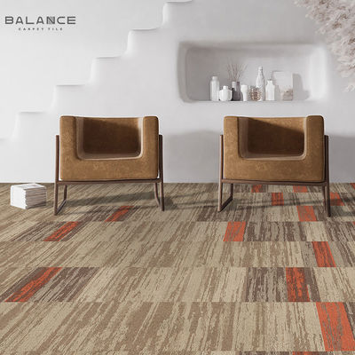 Tapeau de bureau modulaire 50x50 Poids de pile 520g/m2 Carreaux de tapis de luxe amovibles