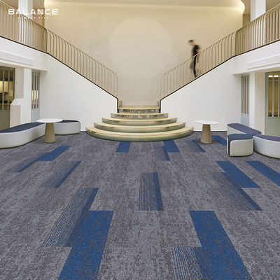 Carreaux de tapis de sol de bureaux 25X100 Épaisseur totale d'environ 6,0 mm pour les bureaux carrés