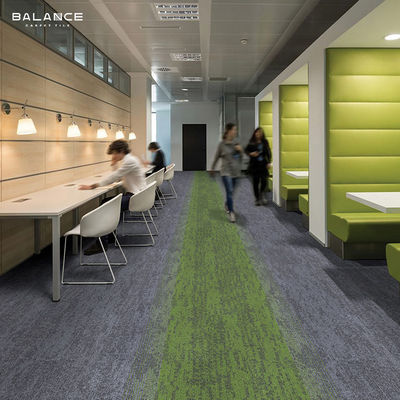 Carreaux de tapis de sol de bureaux 25X100 Épaisseur totale d'environ 6,0 mm pour les bureaux carrés