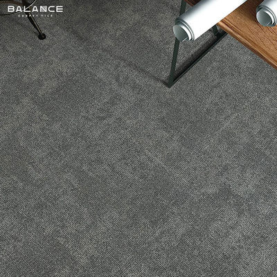 Des carreaux de tapis en nylon et en PP pour le luxe moderne