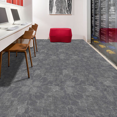 Carreaux de moquette à piles moyennes à motifs floraux pour l'isolation acoustique des salles de conférence de bureau