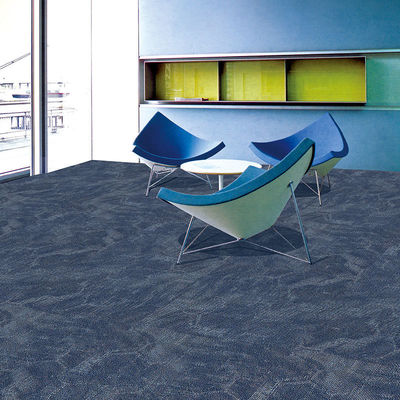 Carreaux de moquette à piles moyennes à motifs floraux pour l'isolation acoustique des salles de conférence de bureau