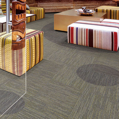 Taille de tapis de bureau en nylon / PP pour la maison à partir de la personnalisation