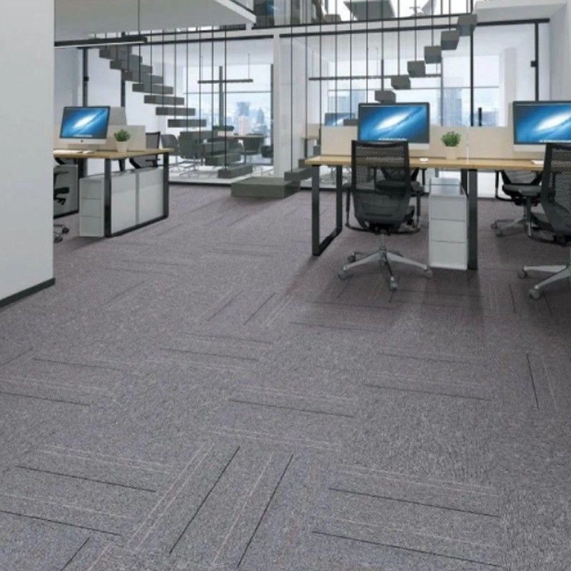 Carreaux de tapis de bureau à motif abstrait en PVC antidérapant pour salle de conférence 50x50