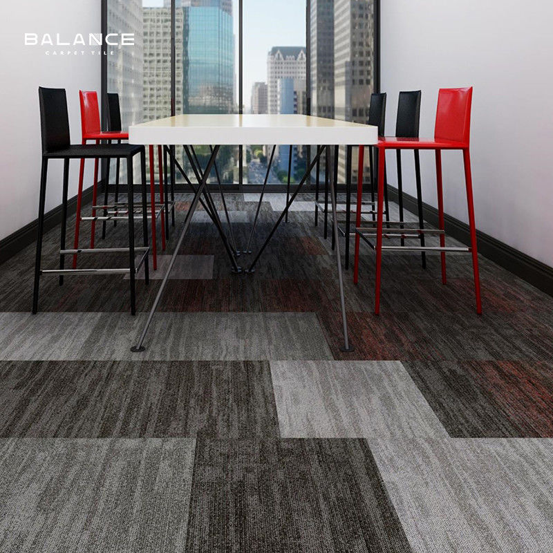 Plancher de bureau facilité 100% nylon carreaux de tapis à tissu plat avec un support étanche