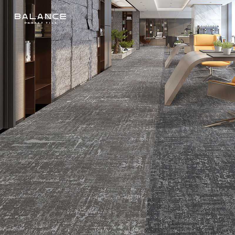 Carreaux antidérapants de qualité commerciale pour un bureau à la mode et fonctionnel