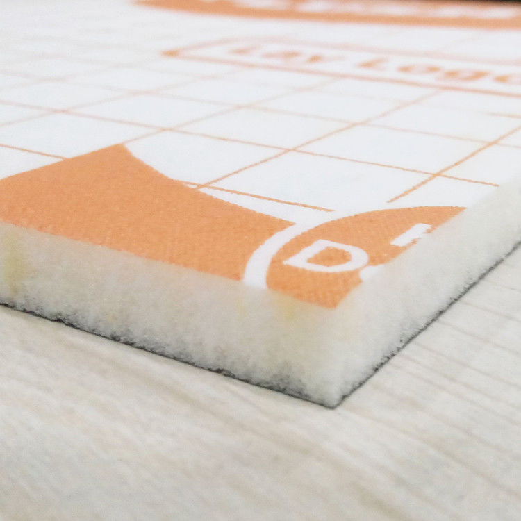 Améliorez votre plancher avec un tapis insonorisé de 0,8 mm à 1 mm d'épaisseur et un style moderne