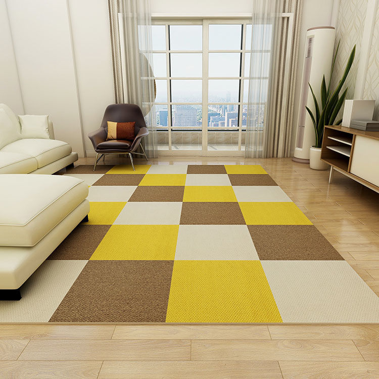 Épaisseur totale 9,5 mm Carreaux auto-adhésifs pour tapis central dans la chambre des enfants