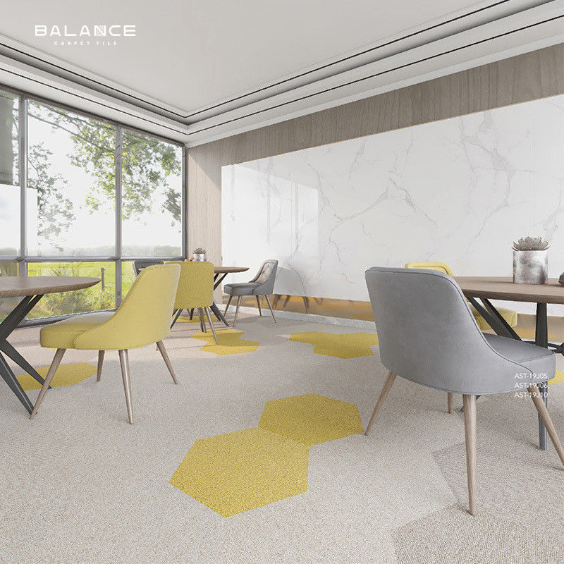 Design coloré et décoratif Carpet hexagonal lavable en nylon ignifuge