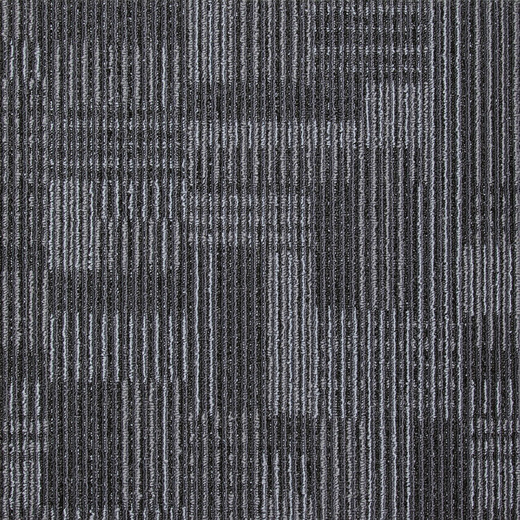 Construction à plusieurs niveaux de tapis gris de style moderne pour l'espace de spectacle théâtral