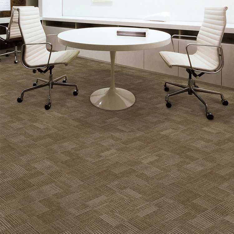 4500g/m2 -3% du poids total carré PVC carpet ignifuge carreaux de fils pour la décoration intérieure