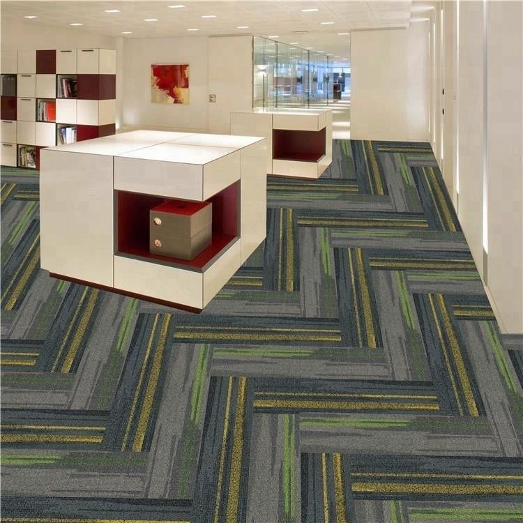 Carreaux de moquette 100% nylon 25cmx100cm pour la décoration du sol des chambres d'hôtel