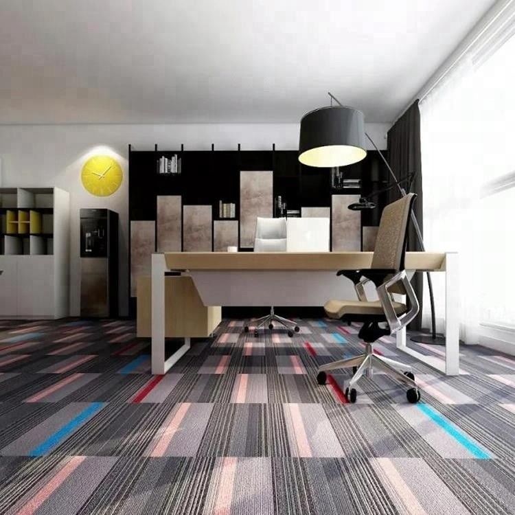 Carreaux de tapis en nylon 50x50 pour bureaux Hauteur de la pile 4,0 / -0,5 mm Efficacité de la salle commerciale